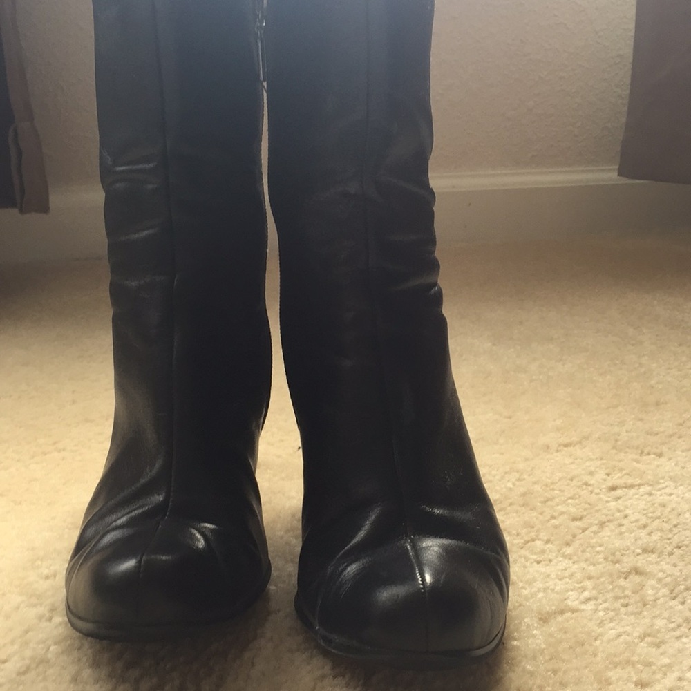 Size 8 1/2 black boots with faux laced up back.